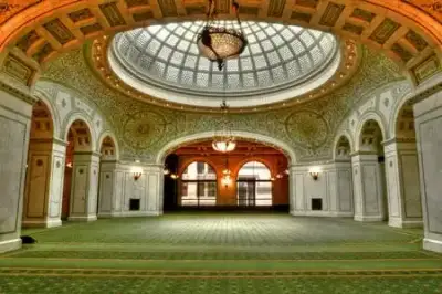 Immerse Yourself in the Chicago Cultural Center
