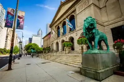 Visit the Art Institute of Chicago
